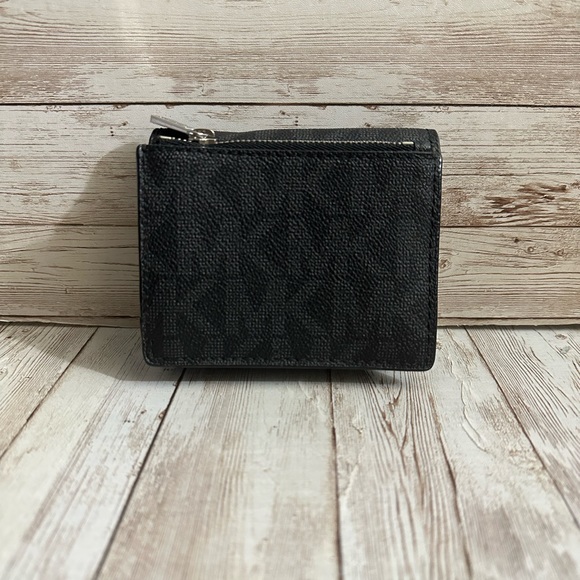 Michael kors Wallet - Picture 2 of 4
